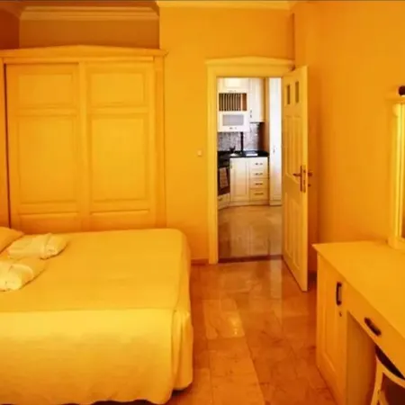 Essiz Bir Alanda Bagimsiz Daire Alanya